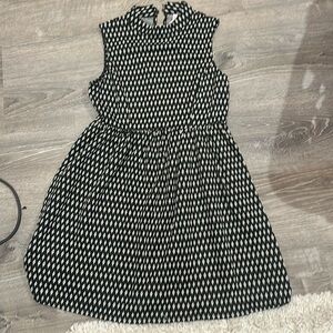 Fun pattern black and white dress